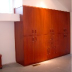 MAHOGANY CLOSET RT